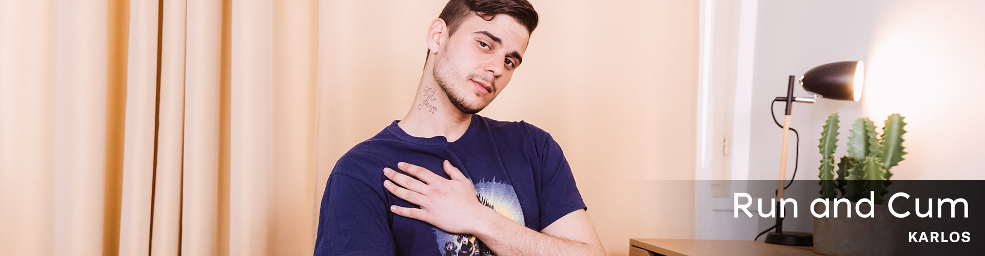 Masturbating to Stay Fit in VR Gay